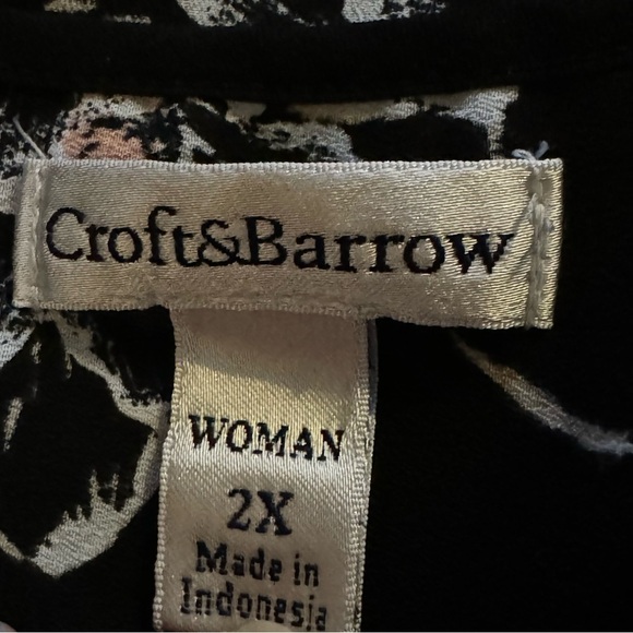 Croft & Barrow 2X Shirt Top‎ Black White Floral Flower Cap Short Sleeve V Neck - Picture 5 of 7